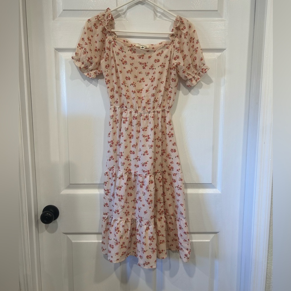 MONTEAU Floral Scalloped Tiered Dress
